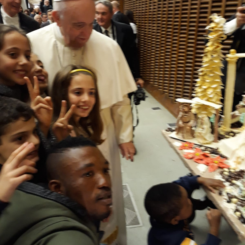 Papa Francesco con i piccoli ospiti