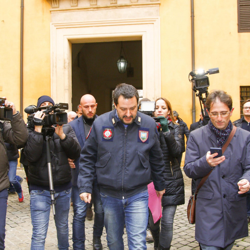 Salvini all'uscita della riunione del comitato per l'ordine e la sicurezza a Pesaro