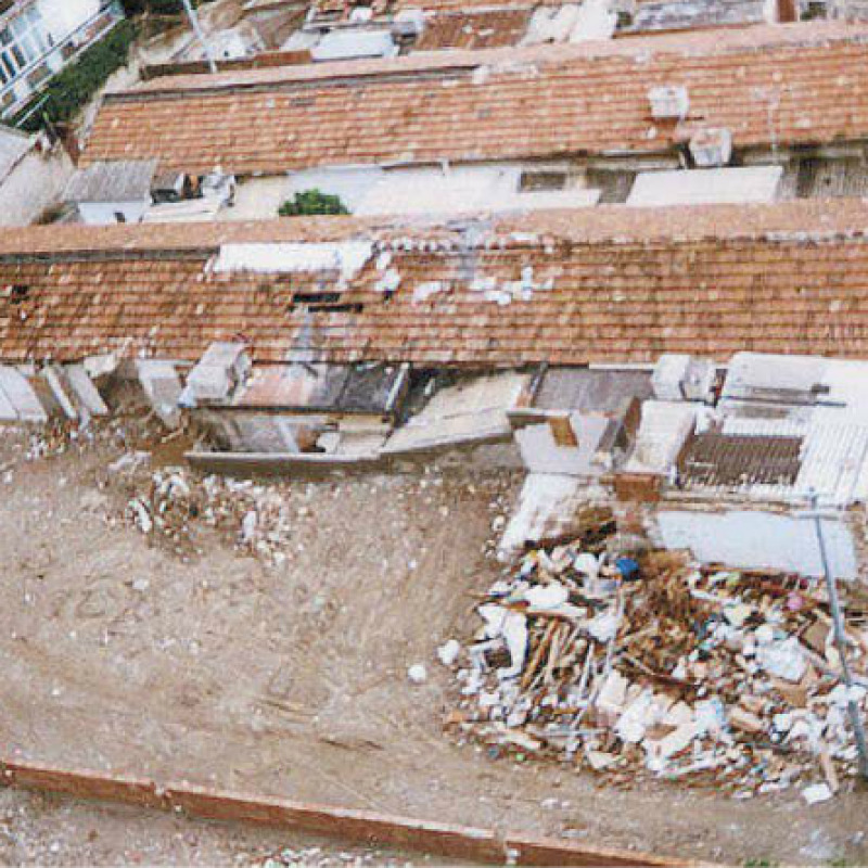 Lo sbaraccamento del villaggio Matteotti nel 2000