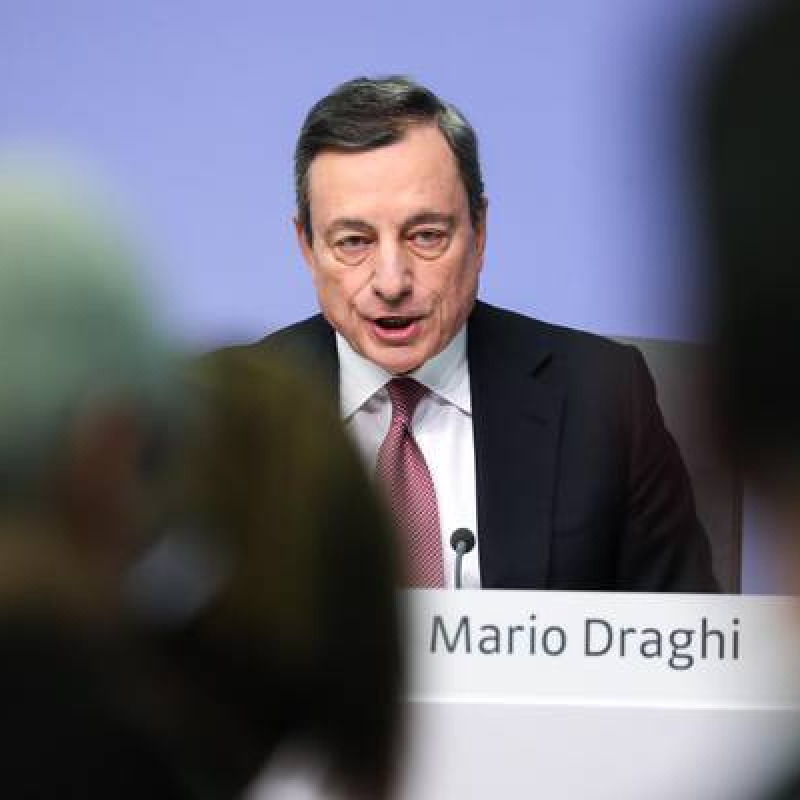 Bce lascia tassi fermi. Draghi: 'Timori per l'Eurozona, ma rischio di recessione è basso'