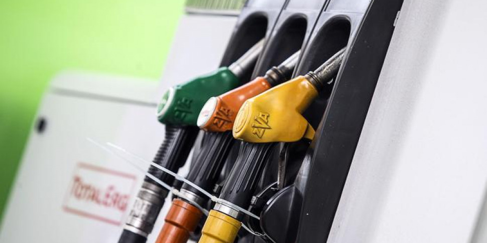 prezzo dei carburanti ancora in calo la benzina self a 1694 euro il diesel a 1584 da Feedpress.me prezzo dei carburanti ancora in calo la benzina self a 1694 euro il diesel a 1584