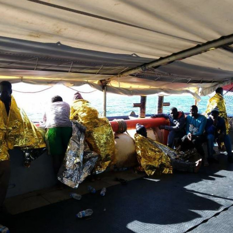 I migranti soccorsi dalla nave Sea Watch