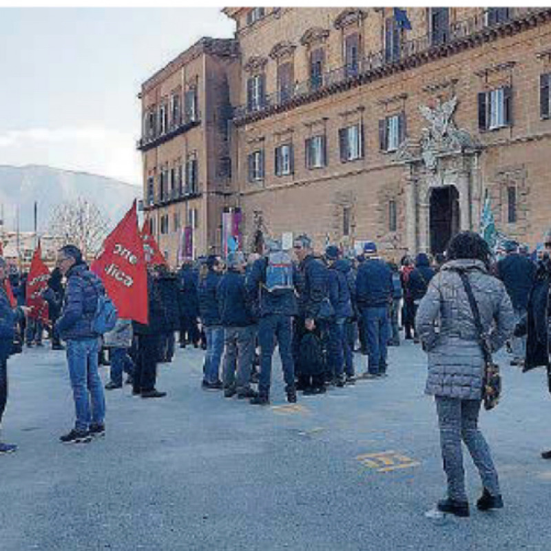 La protesta dei dipendenti all'Ars, a Palermo