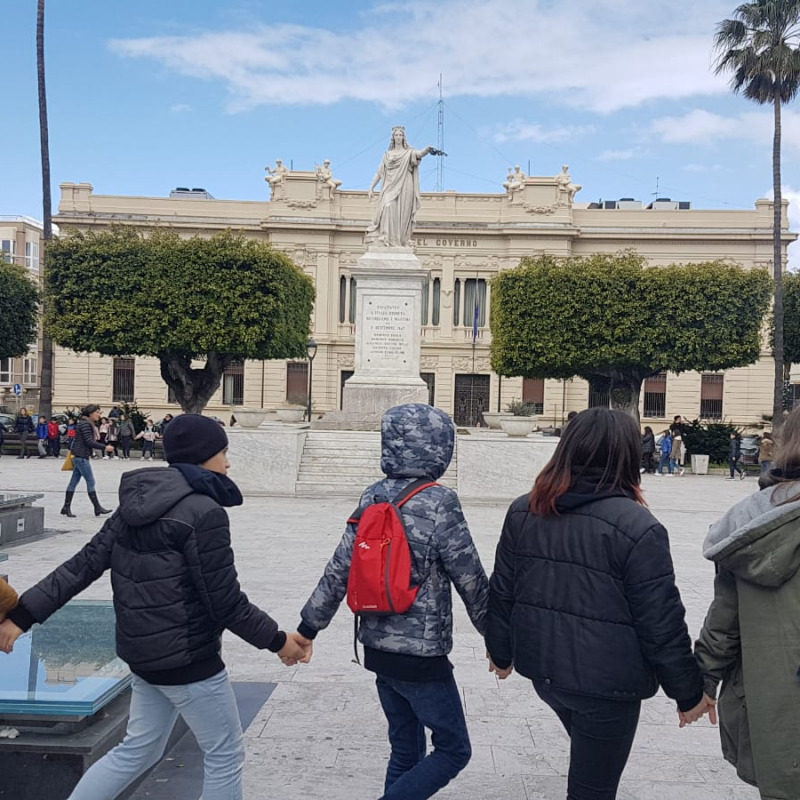 Clima, studenti in piazza in tutto il mondo: le foto dalla Calabria
