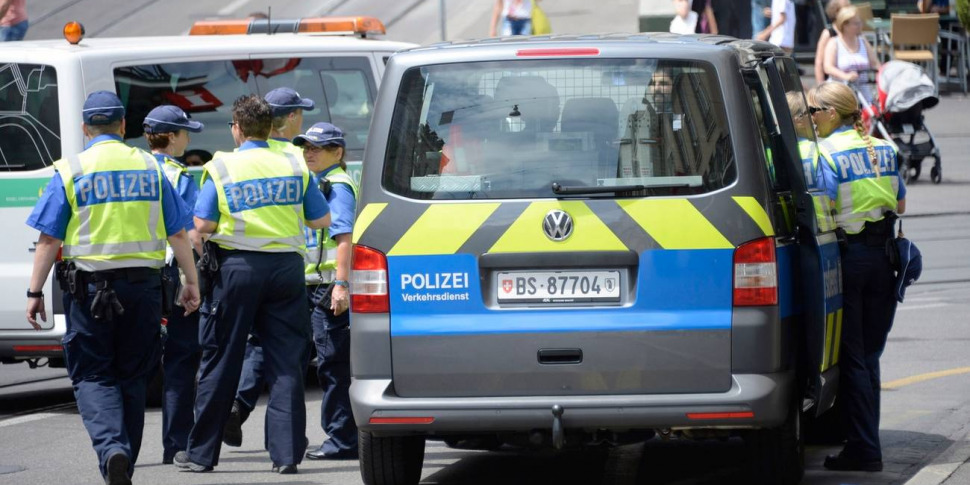 https://assets.gazzettadelsud.it/2019/03/polizia-svizzera-970x485.jpg