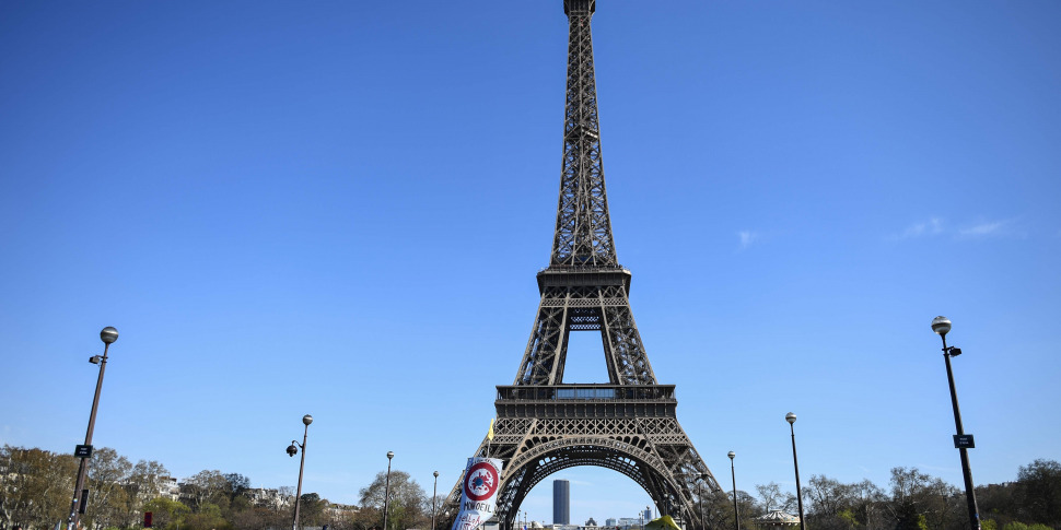 La Tour Eiffel fa 130 anni, alle prese con un maxi-lifting - Tempo