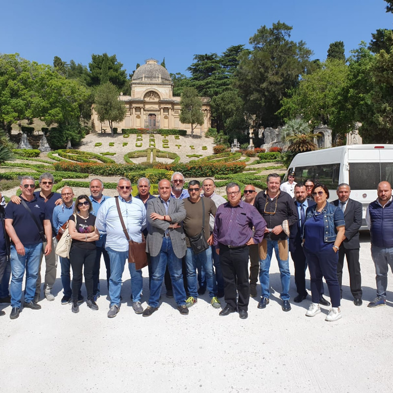 Cimiteri chiusi nel pomeriggio a Messina, protestano gli impresari funebri - Foto