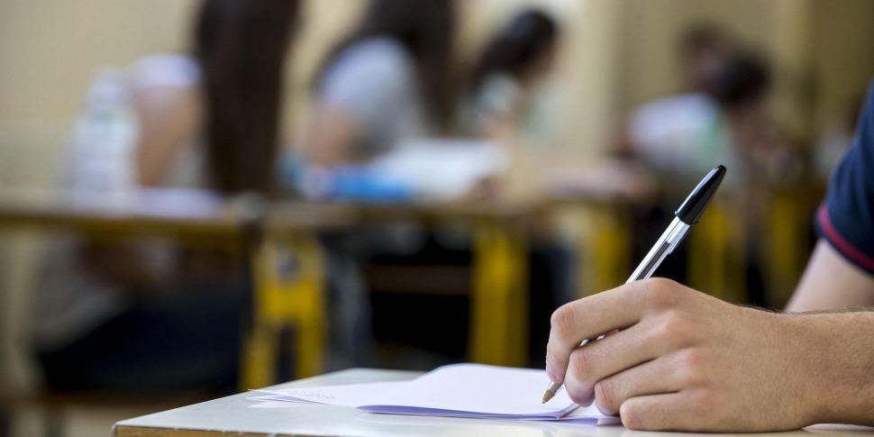 esami di terza media tema gi224 fatto durante l anno la presidente di commissione sospende tutto e la prova d esame 232 da ripetere e successo in abruzzo