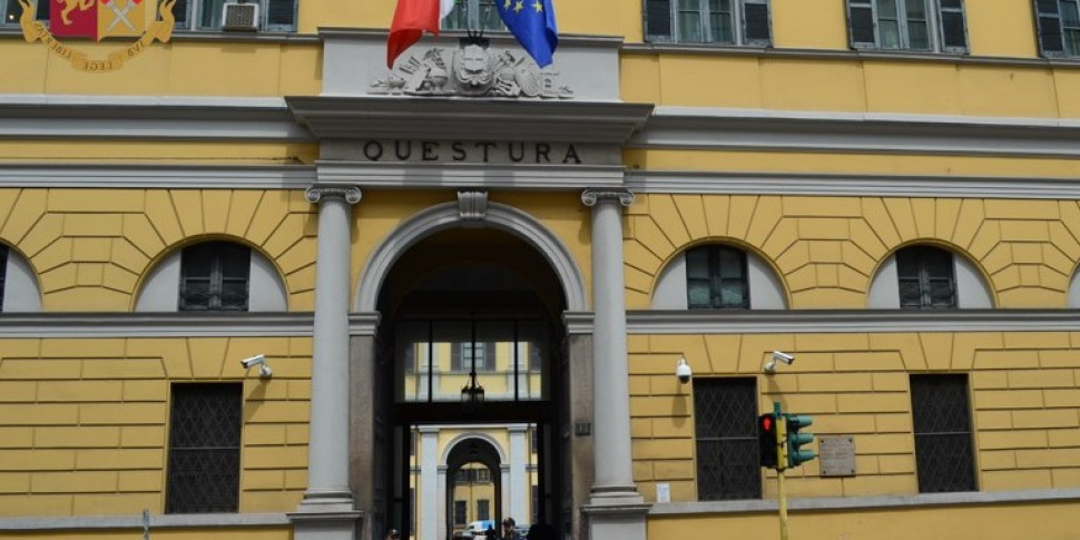 omicidio di rogoredo trasferito il dirigente del commissariato dove era in servizio cinturrino l inchiesta si allarga a un intera zona di milano da Feedpress.me omicidio di rogoredo trasferito il dirigente del commissariato dove era in servizio cinturrino l inchiesta si allarga a un intera zona di milano