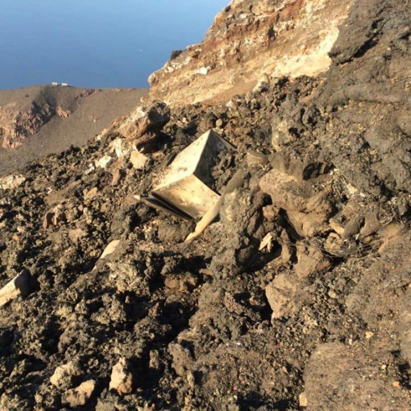 Devastazione in cima allo Stromboli, le immagini degli effetti delle esplosioni - Foto