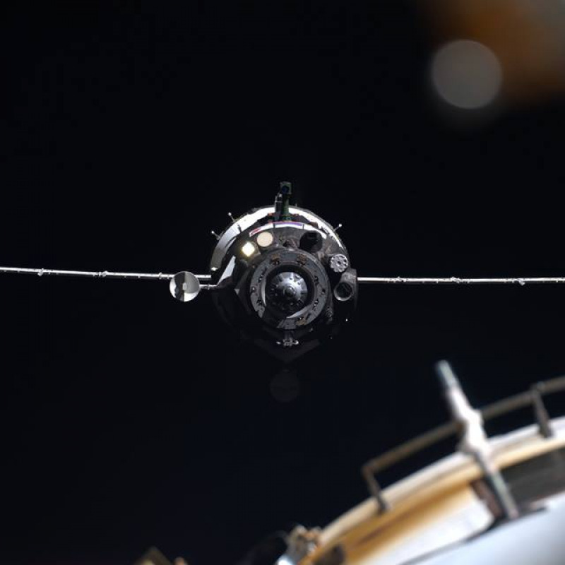 Luca Parmitano a bordo della Soyuz, primi scatti sui social: "Spartana bellezza"