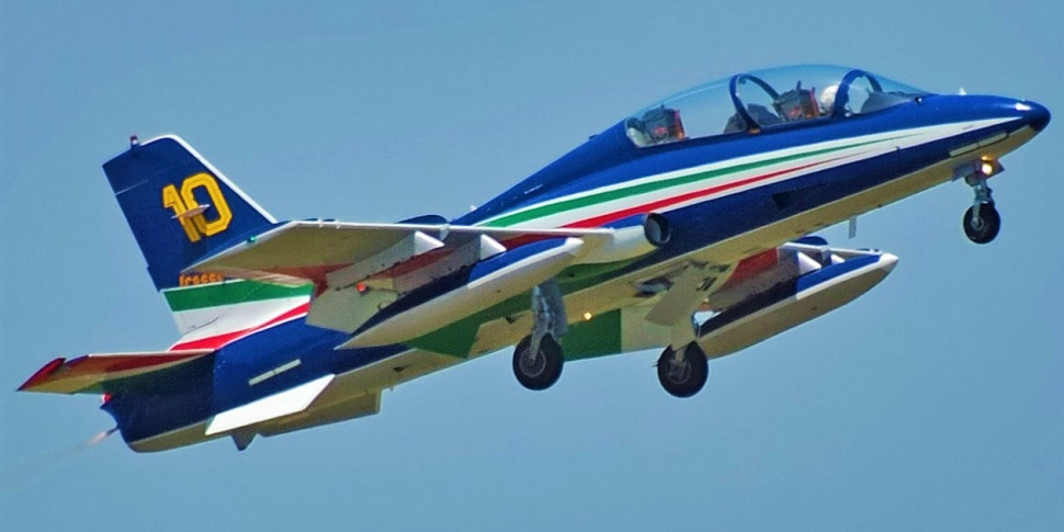 Aereo delle Frecce tricolori va fuori pista allo scalo di Pantelleria Aereo delle Frecce tricolori va fuori pista allo scalo di Pantelleria