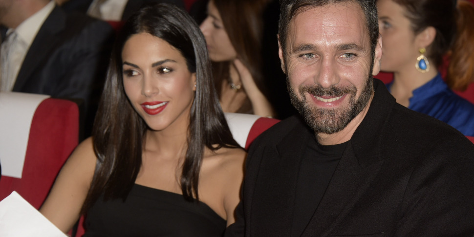 Gli audio rubati tra Raul Bova e Martina Ceretti e il messaggio di avvertimento, la procura di Roma indaga per estorsione Gli audio rubati tra Raul Bova e Martina Ceretti e il messaggio di avvertimento, la procura di Roma indaga per estorsione