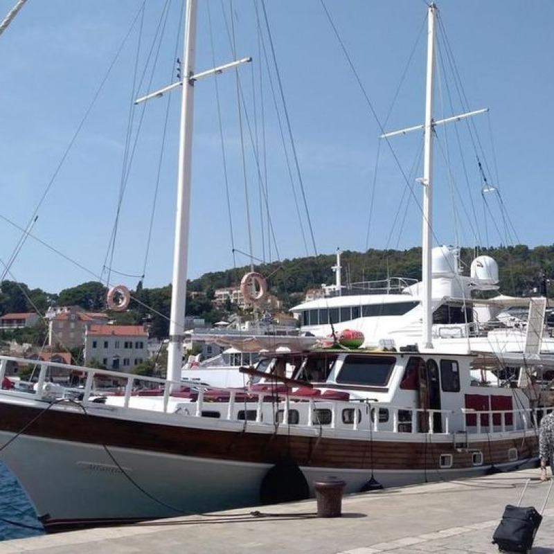La barca su cui sono rimasti intossicati Eugenio Vinci e i suoi familiari