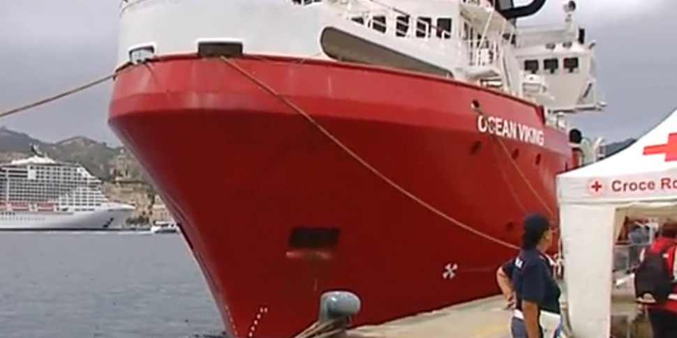 I 182 migranti della Ocean Viking sbarcano a Messina