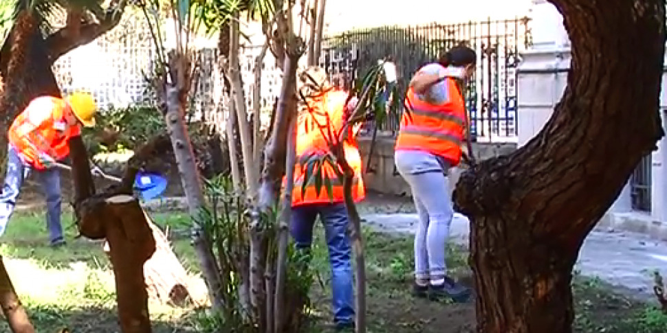 Messina, riaperti i cantieri di lavoro: grande dolore tra i colleghi dell'operaio morto