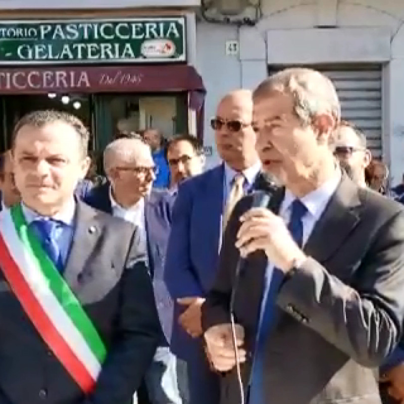 Il presidente della Regione Nello Musumeci in una visita a Messina