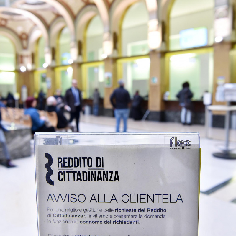 A post office where it is possible to apply for "citizenship wage" in Turin, Italy, 06 March 2019. The government's 'citizenship wage' basic income kicked off on Wednesday when the official website started taking applications for the new benefit.ANSA/ALESSANDRO DI MARCO