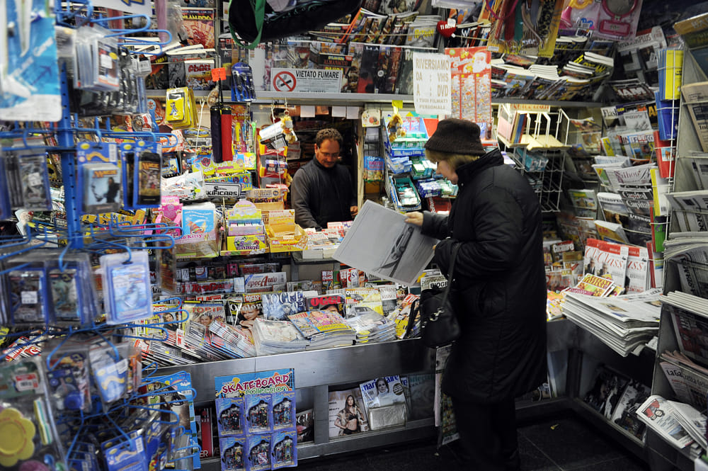 La stoica resistenza degli edicolanti in Calabria: «Sconti sulle tasse, altrimenti è dura»