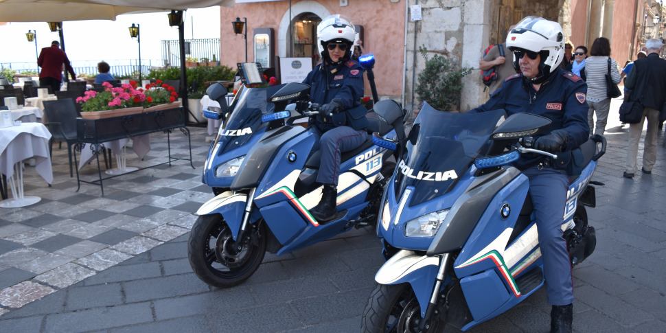 Botte, Minacce E Candeggina Contro La Vicina: Coppia Arrestata A ...