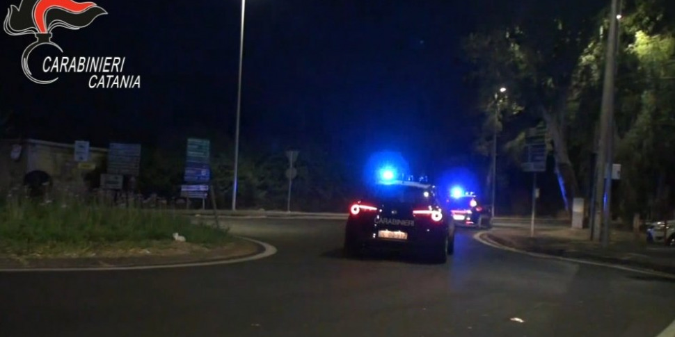 turiste violentate a catania dopo aver accettato un passaggio arrestati tre giovani cittadini marocchini