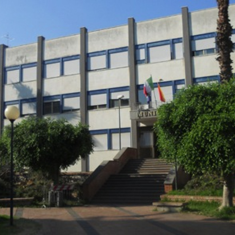 Il Municipio di Santa Teresa di Riva