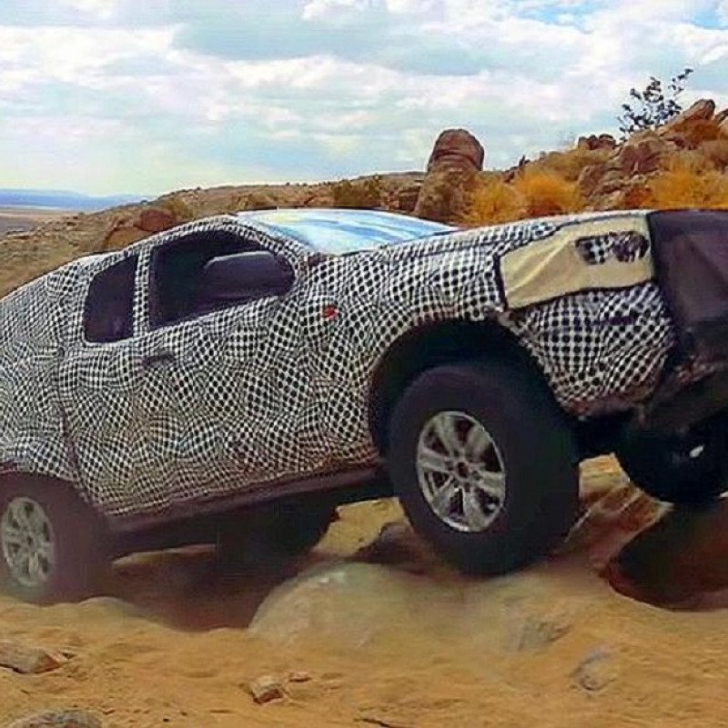 Ford Bronco, test nel deserto in vista del lancio a New York