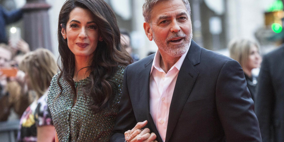 George Clooney in Sicilia, passeggiata tra selfie e autografi ...