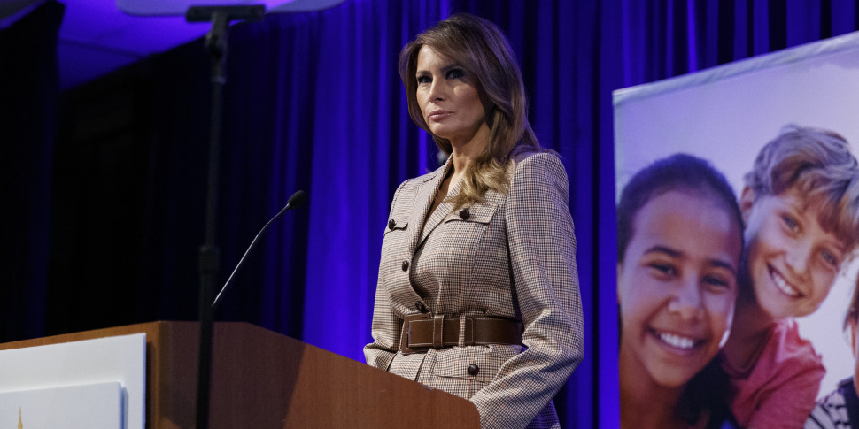 La lettera di Melania sui bambini in Ucraina, Trump la consegna a Putin.