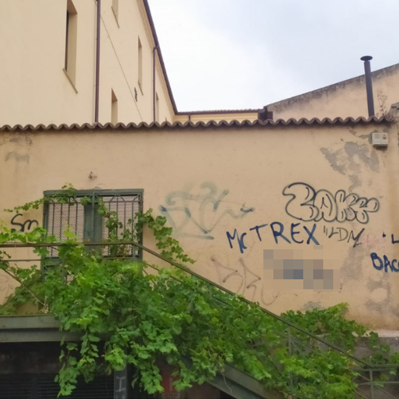 Teatro Umberto di Lamezia, un “gioiello” del Cinquecento in preda al degrado assoluto