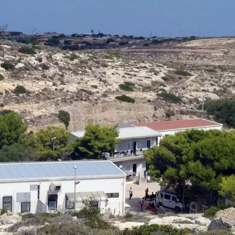 L'hotspot di contrada Imbriacola a Lampedusa