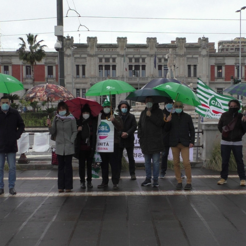 La protesta dei lavoratori a Messina