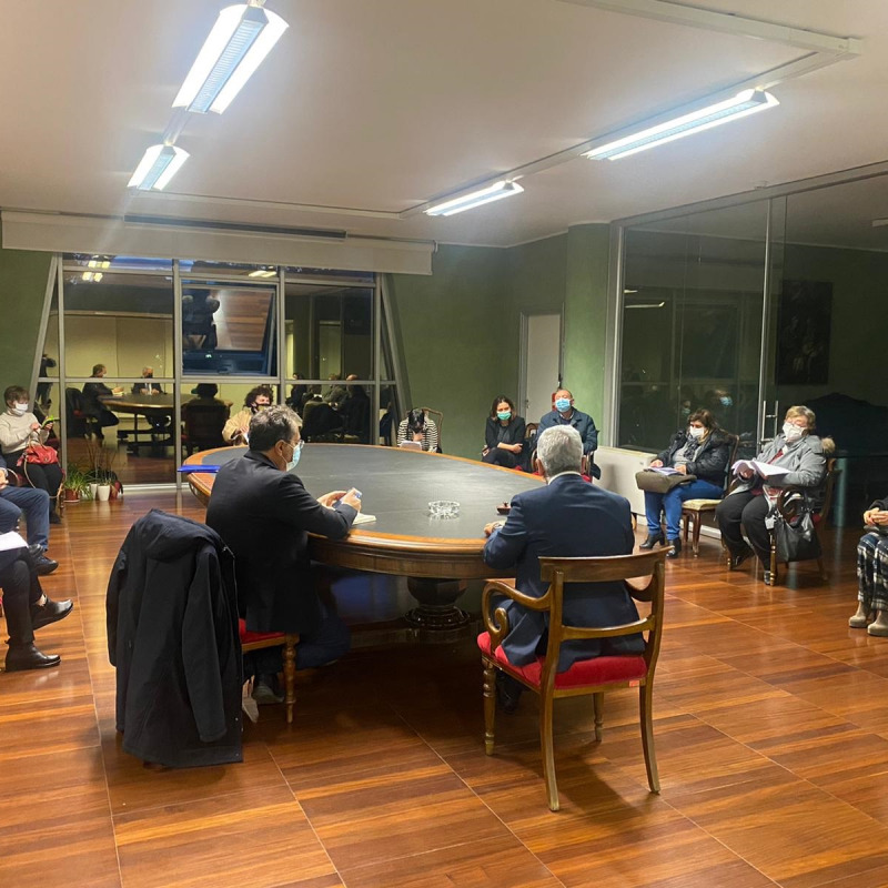 La riunione tra il sindaco di Rende, Marcello Manna, e i responsabili dell'Asp