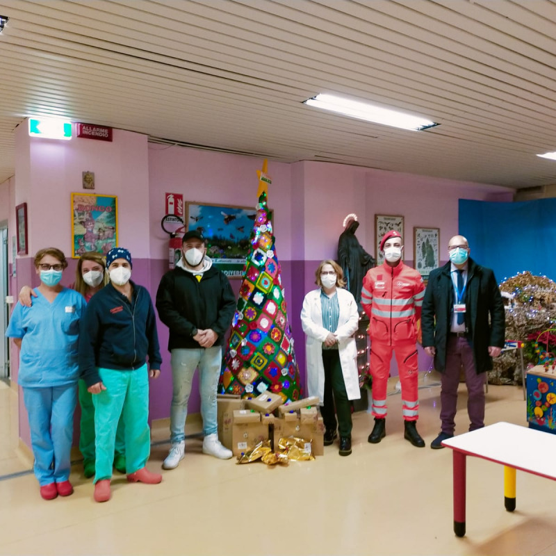 I giochi donati ai bambini dell'ospedale di Lamezia Terme dal Corpo Italiano di soccorso dell’Ordine di Malta