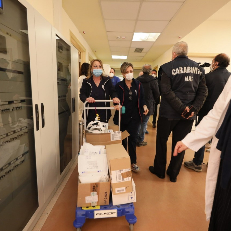 I vaccini anti-Covid arrivati in Calabria e destinati a medici e infermieri
