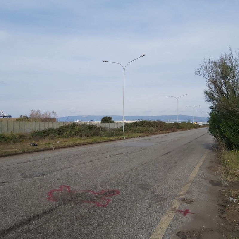 Il tratto della strada vicinale “Colomono”a Gioia Tauro in cui si è verificato l’incidente costato la vita a Gassama Gora
