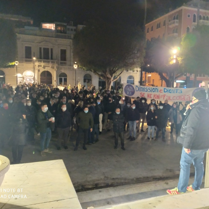 La manifestazione del centrodestra di Reggio Calabria per chiedere nuove elezioni comunali
