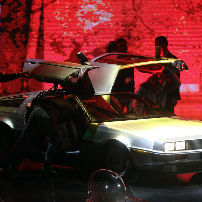 La DeLorean resa celebre dal film "Ritorno al futuro" nello studio di Fuori che tempo che fa'" condotto da Fabio Fazio su Rai3