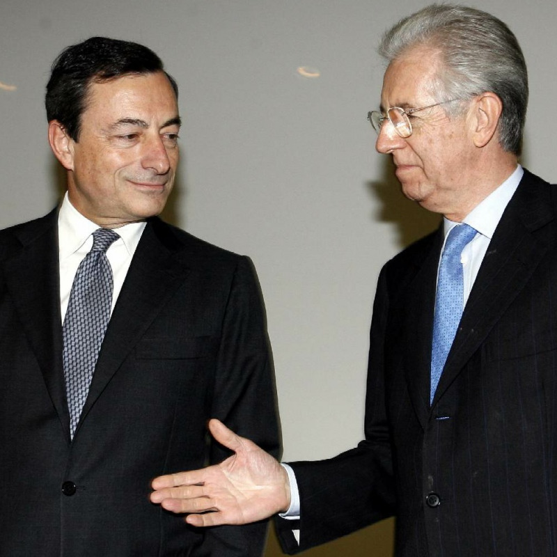 Mario Draghi e Mario Monti in una foto d'archivio