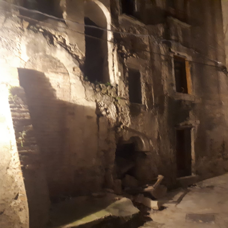 Crollo nel centro storico di Cosenza