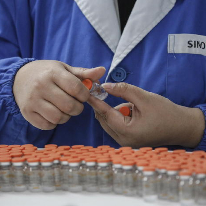 Leader Ue 'aperti' a vaccini russi e cinesi