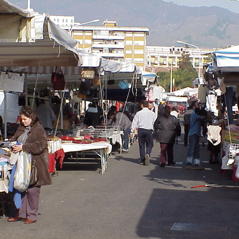 Il mercato alla Zir ogni domenica richiama migliaia di messinesi
