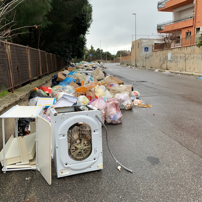 Spazzatura nelle strade di Reggio Calabria