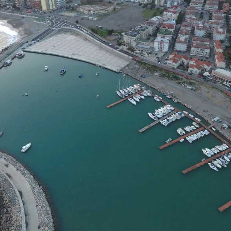 Una veduta aerea del porto di Catanzaro