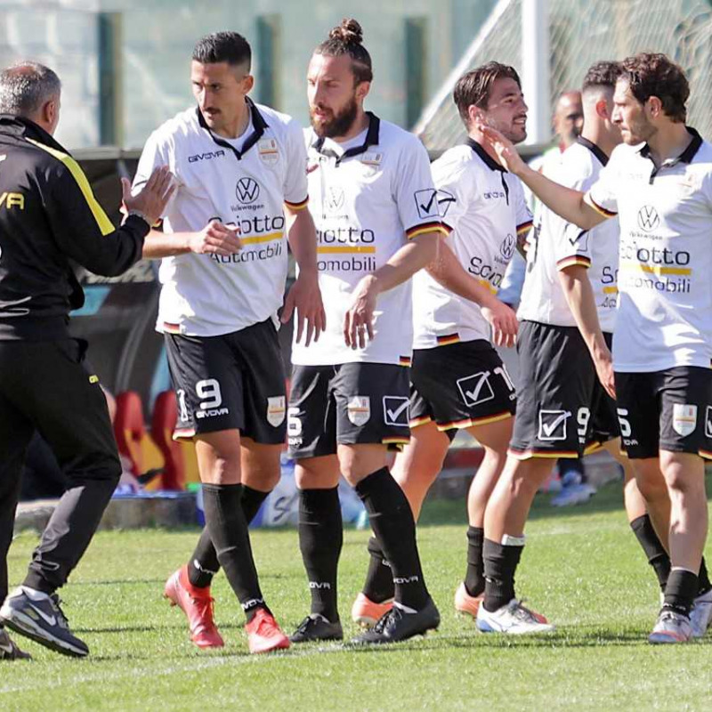 Serie D: prova di fuga per l'ACR Messina, l'Fc rallenta