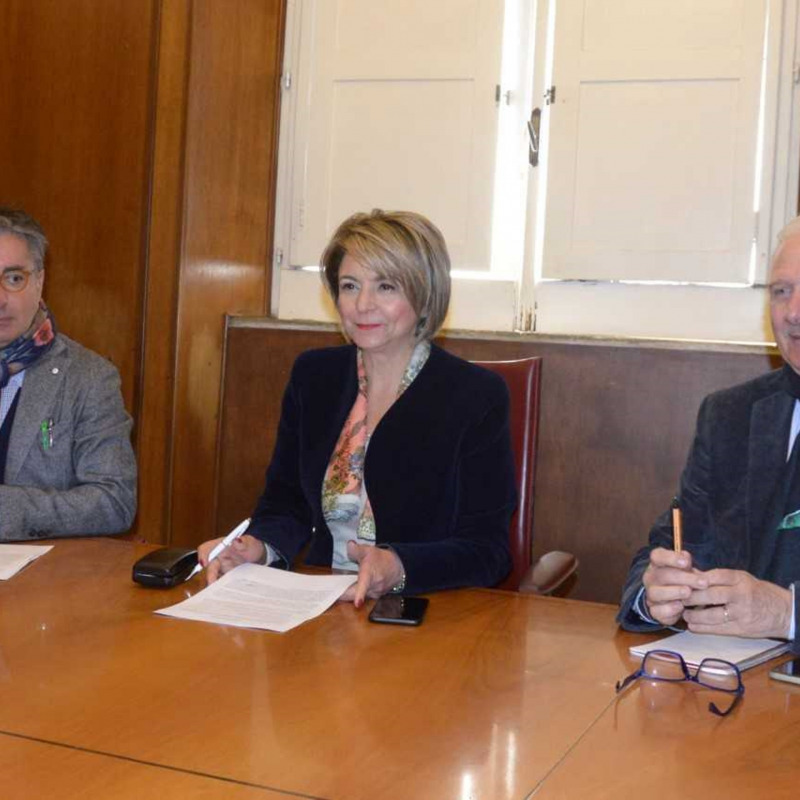 Il segretario generale del Comune Giuseppe Scuglia e il sindaco Maria Limardo