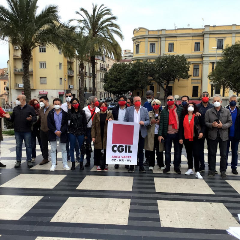 La manifestazione della Cgil per il primo maggio a Catanzaro