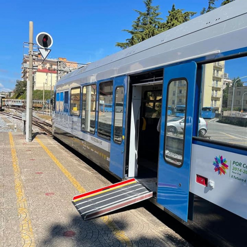 I nuovi treni delle Ferrovie della Calabria