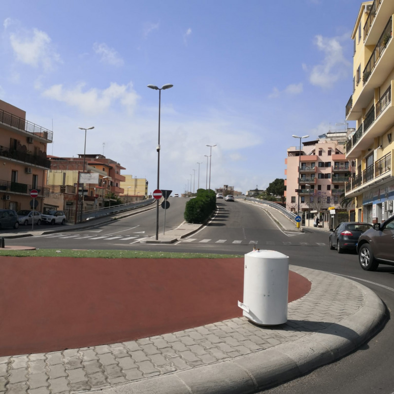 Lo scaldabagno lasciato su viale Europa a Reggio