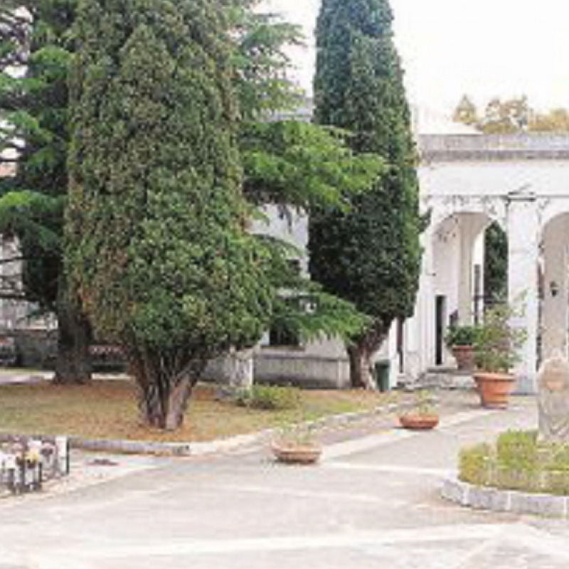 Il cimitero di via Paglia